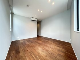 302号室 6