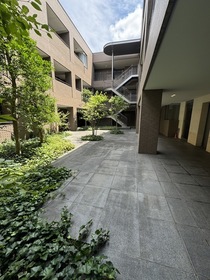 300号室 4