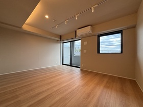 302号室 6