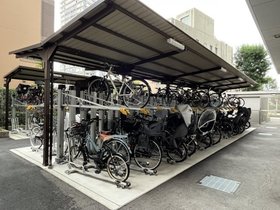 706号室 8