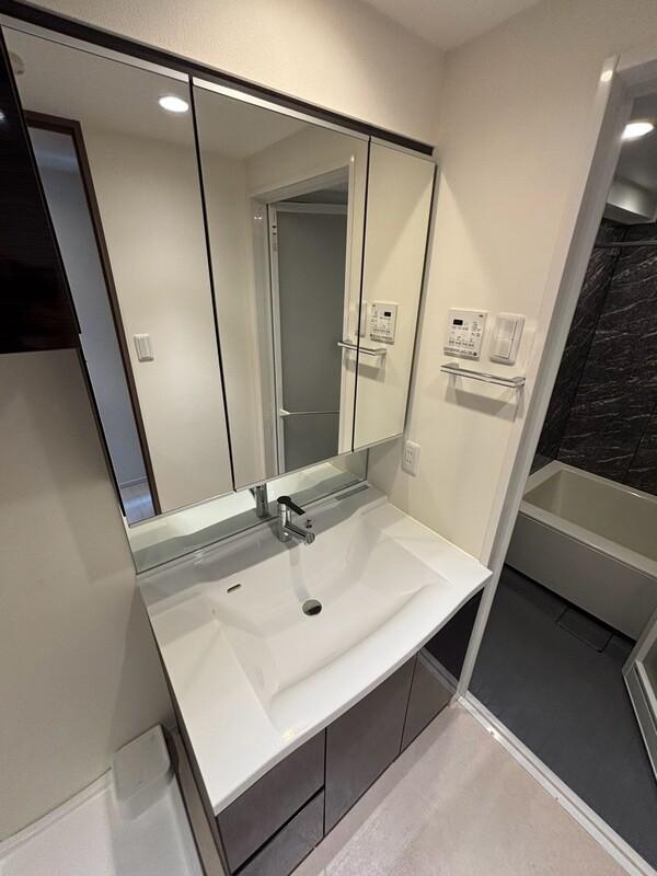 801号室 5
