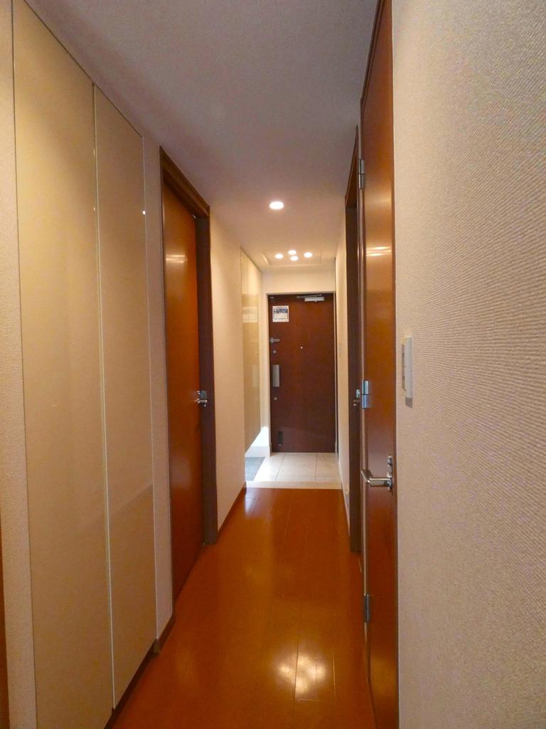 303号室 8