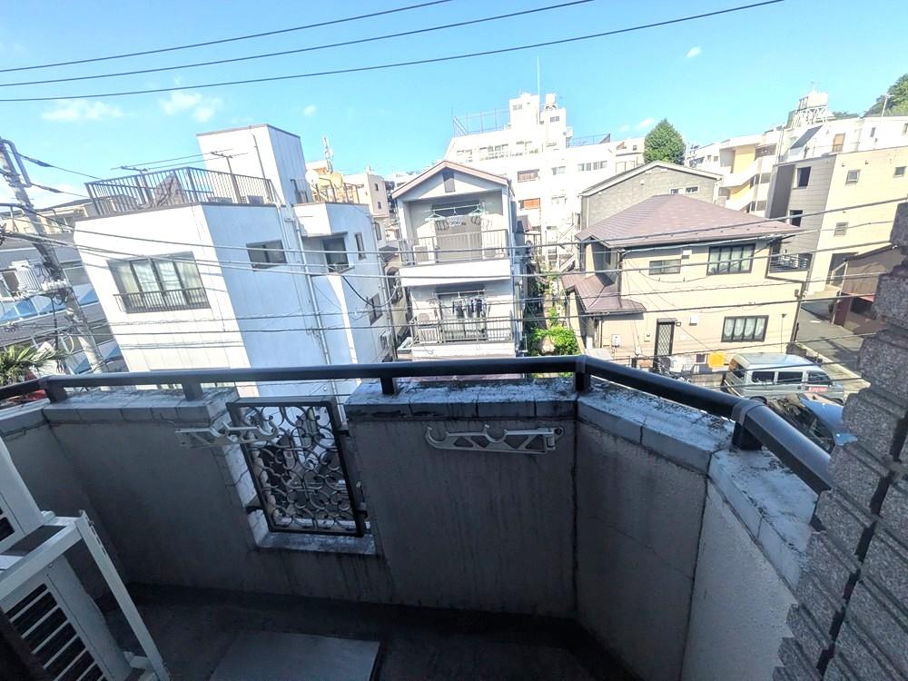 208号室 5