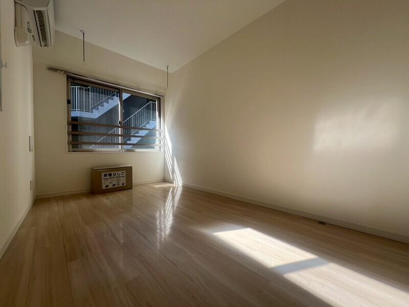 402号室 6