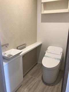 805号室 8