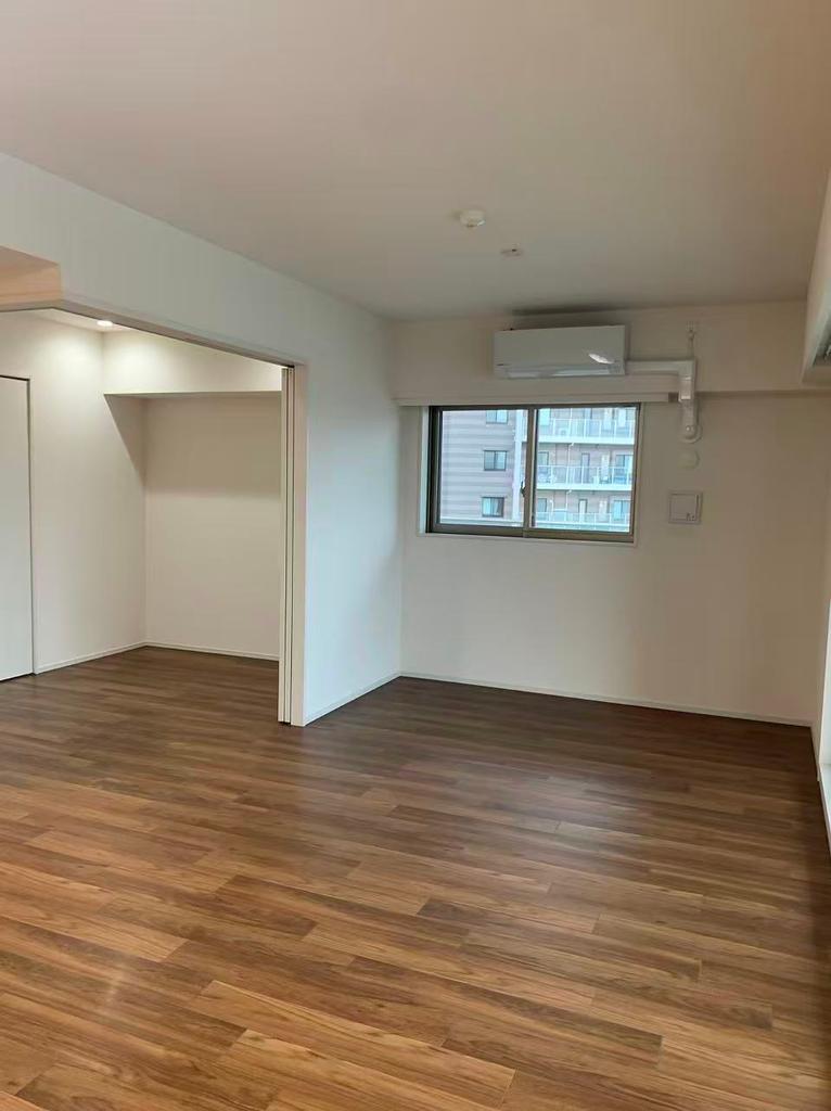 8F 4