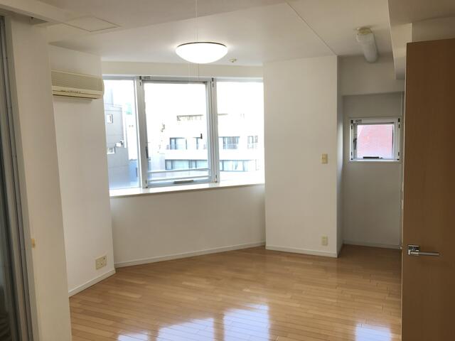 702号室 2