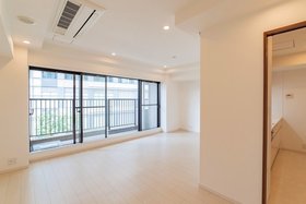 821号室 2