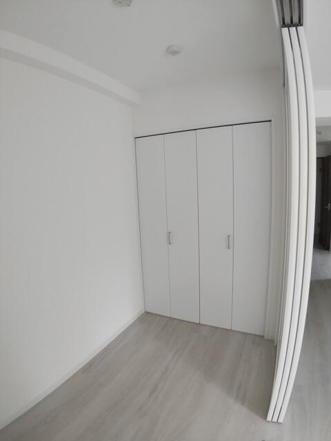 502号室 8