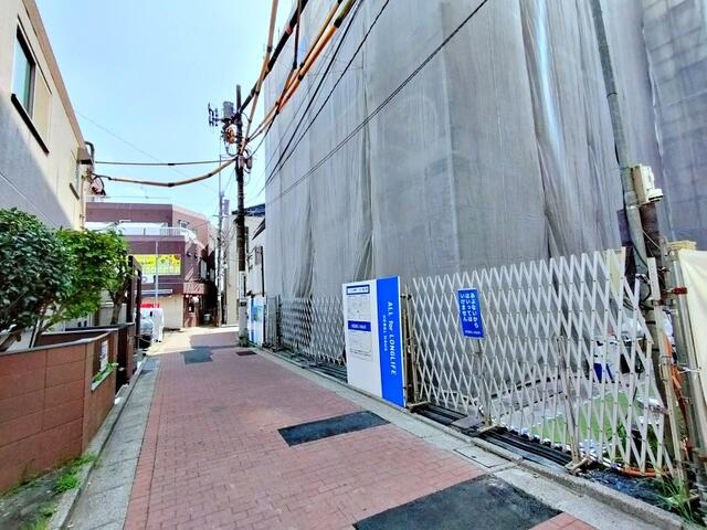 403号室 11