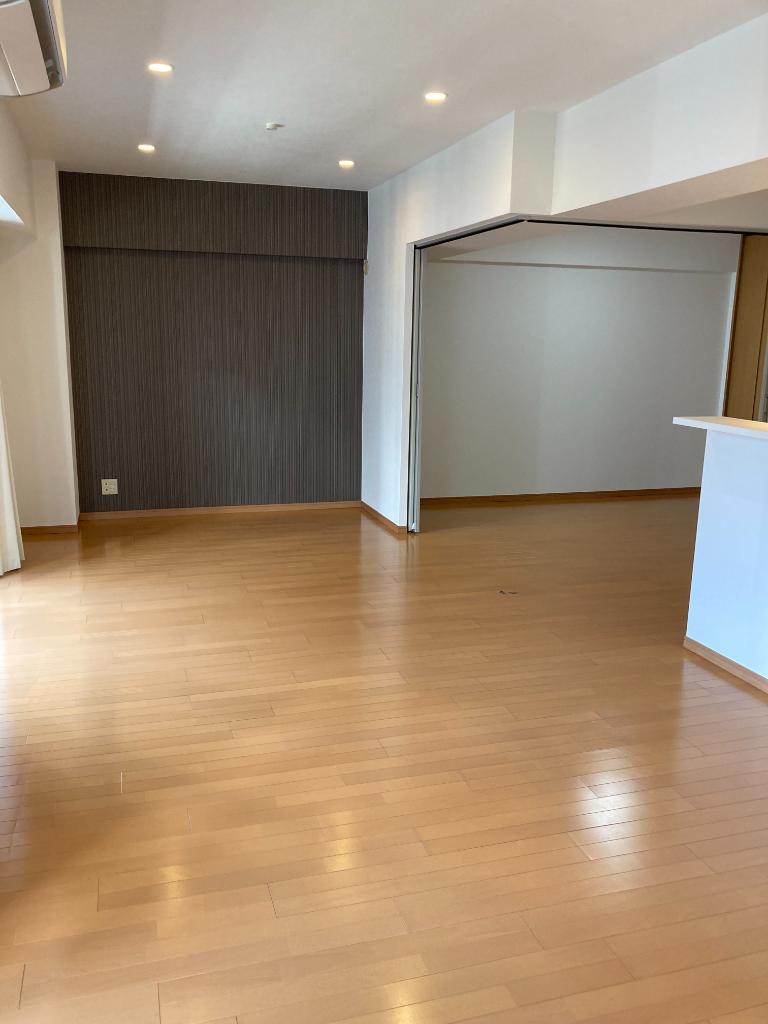 208号室