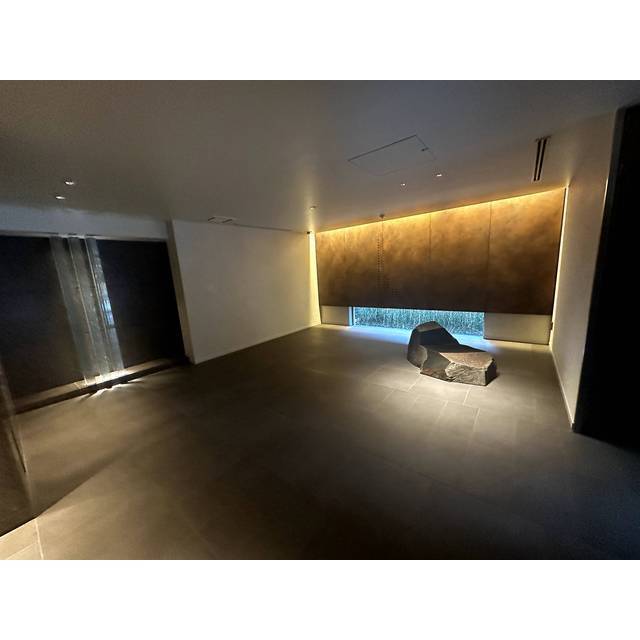 401号室 8