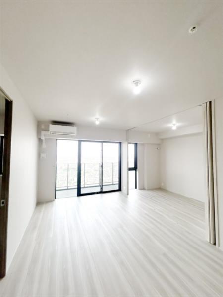 30F 4