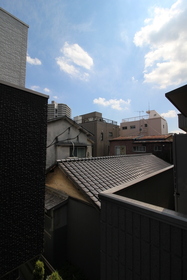205号室 8