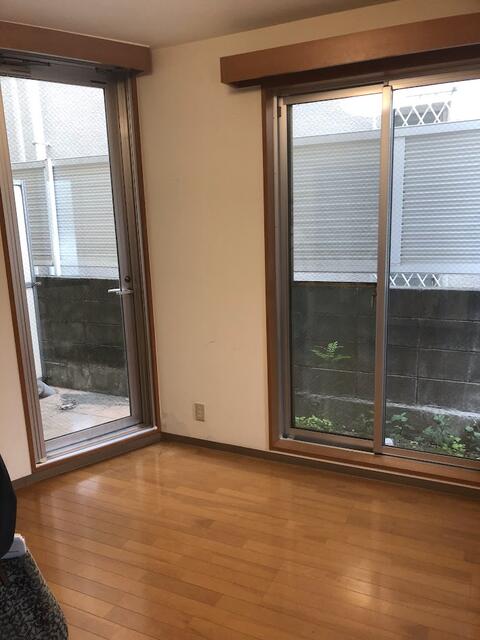 107号室 8