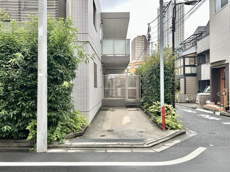 プレシス市谷台町坂 3