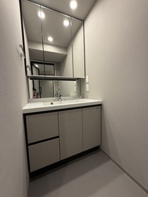 201号室 8