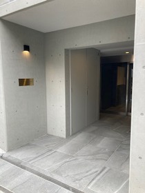 302号室 9