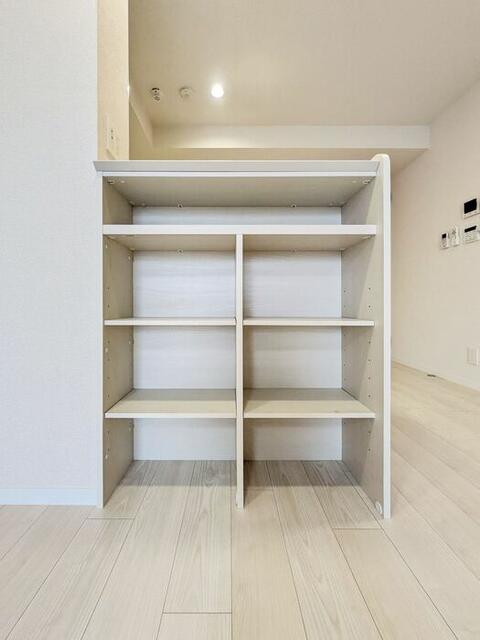 305号室 9