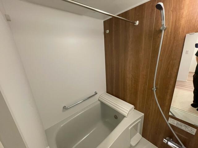 805号室 6