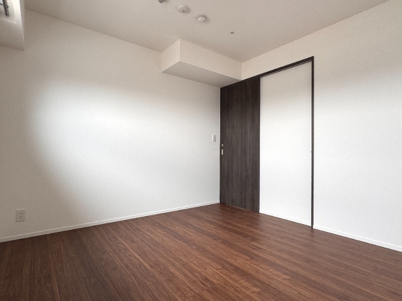 801号室 9