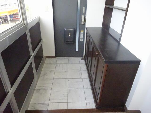 402号室 8