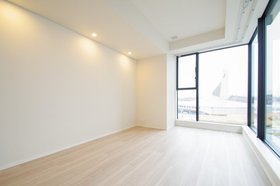 702号室 4