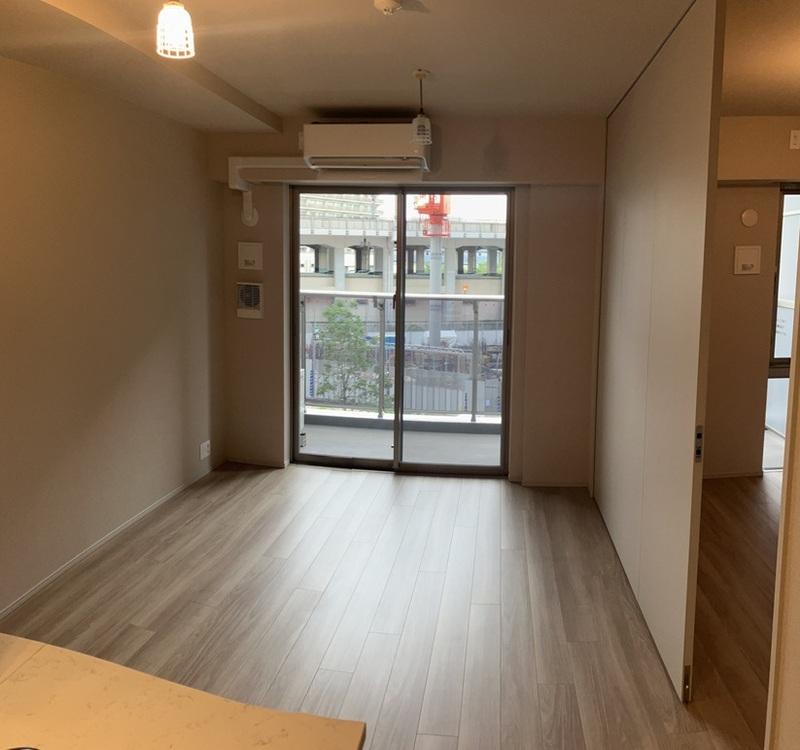 327号室 4