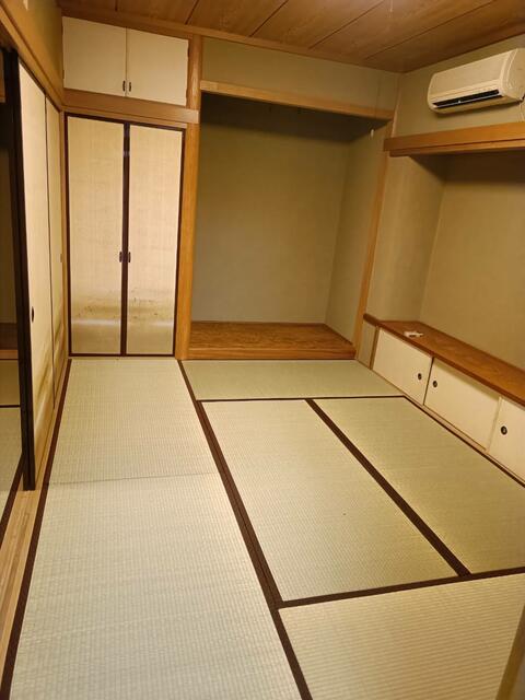 201号室 8