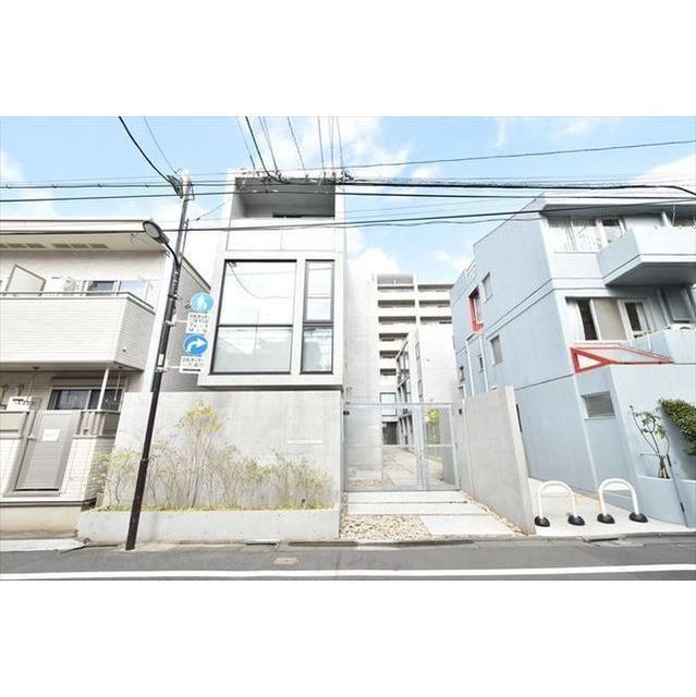 Square Court Waseda