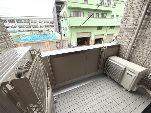 203号室 8