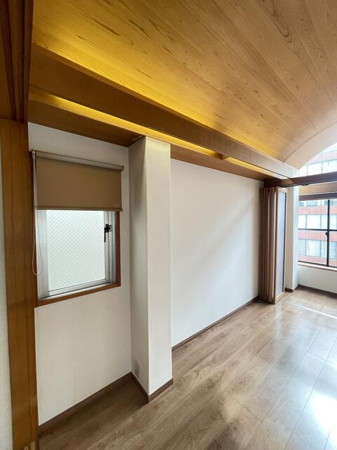 502号室 7