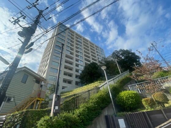 606号室 15