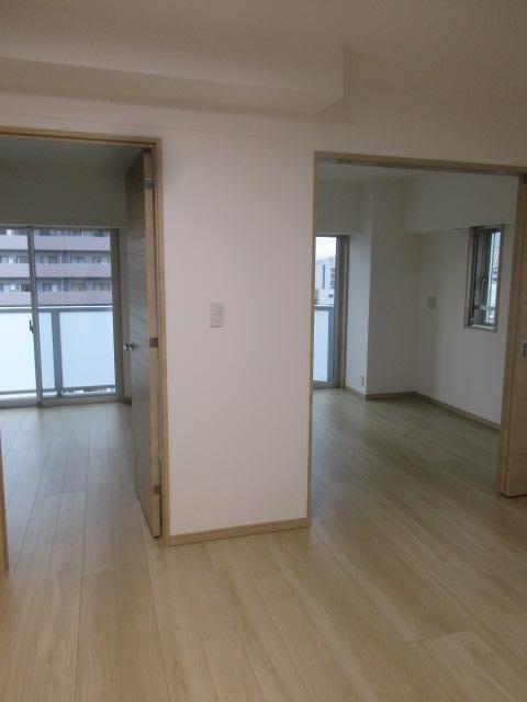 702号室 4