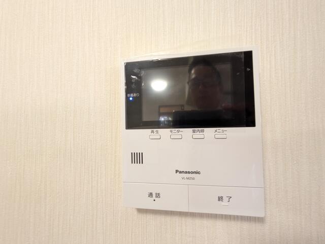 305号室 8