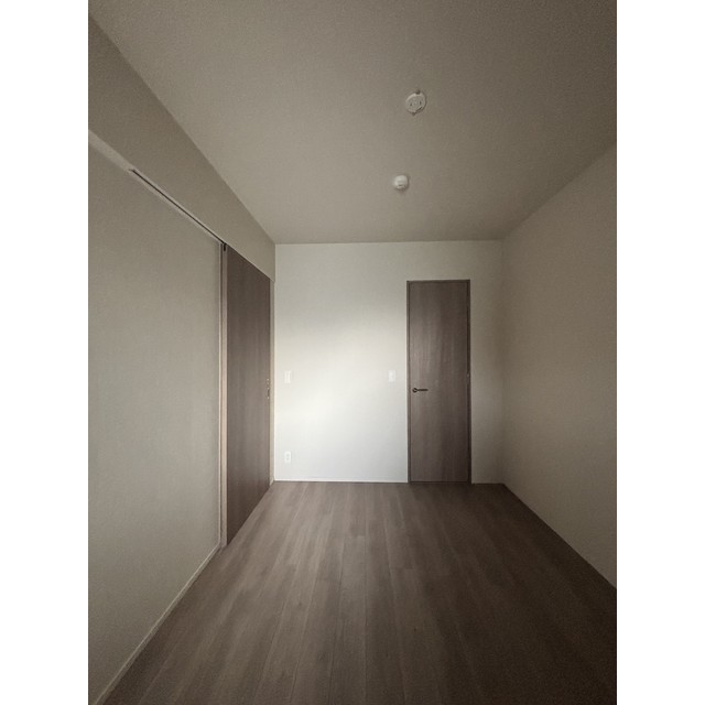 823号室 3