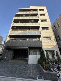 305号室 12