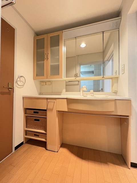 203号室 7