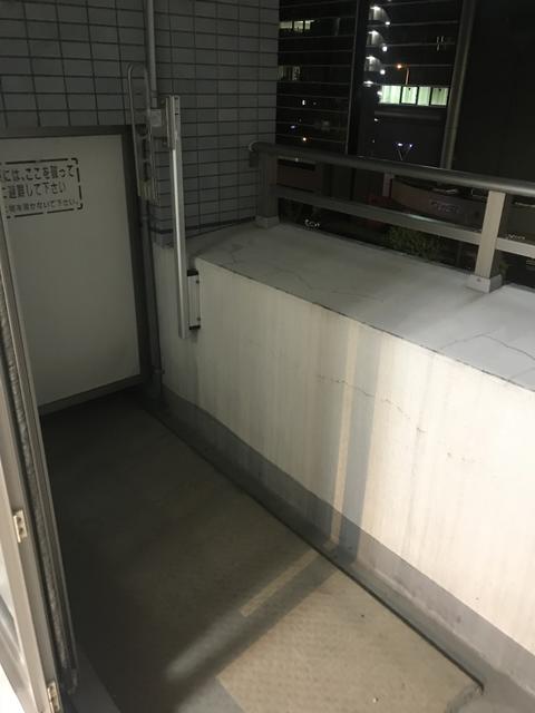 401号室 8