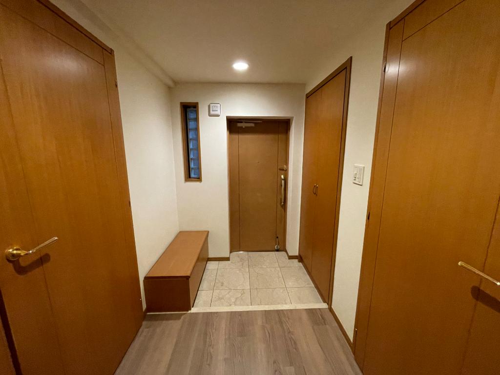 303号室