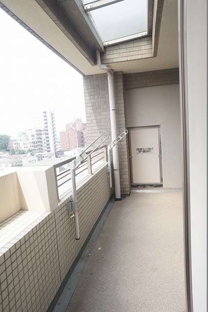 705号室 9