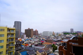 905号室 8