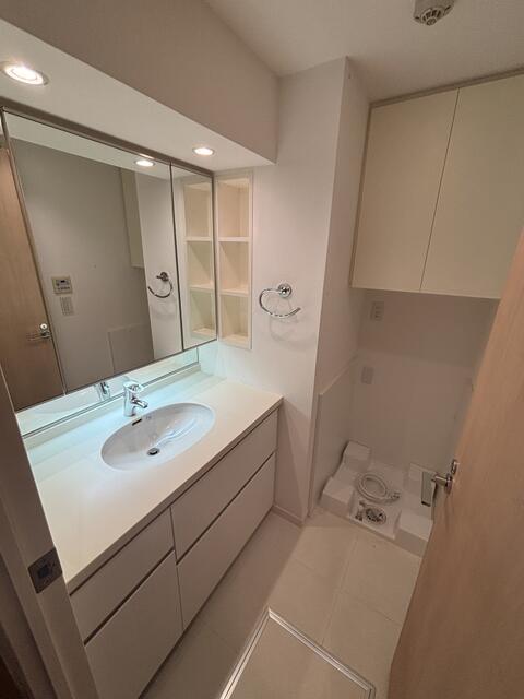 805号室 5