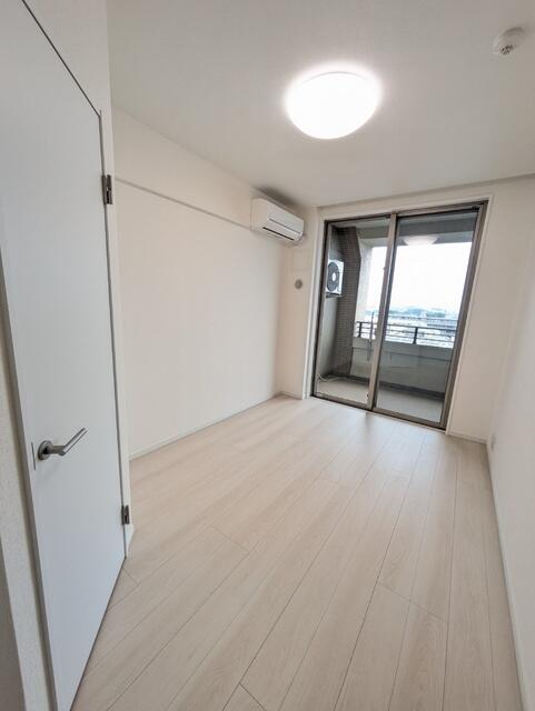 802号室 5