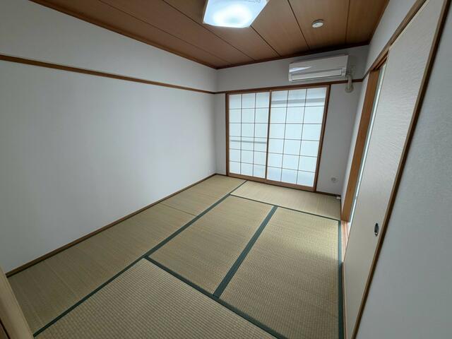 201号室 8
