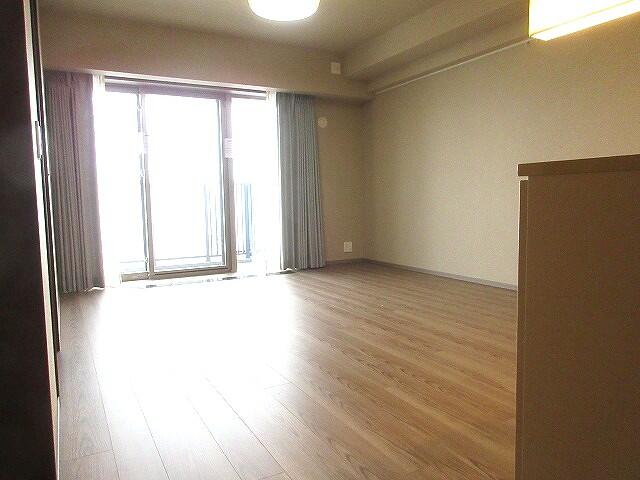 805号室 3