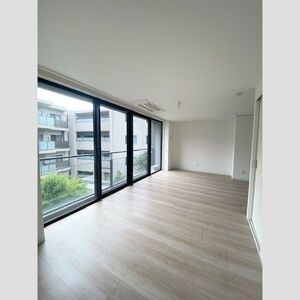 303号室 3