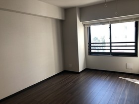 701号室 8
