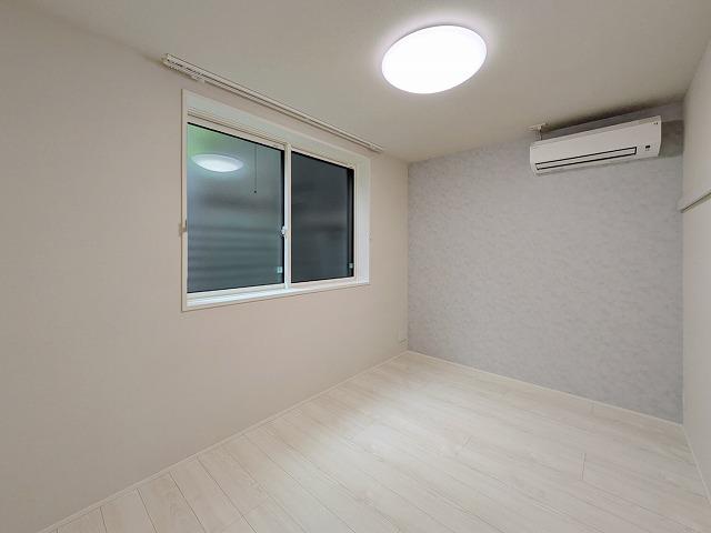 302号室 8