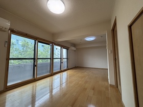 603号室 8